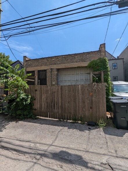 More Photos Of 4052 N Western Ave, Chicago Flex For Sale