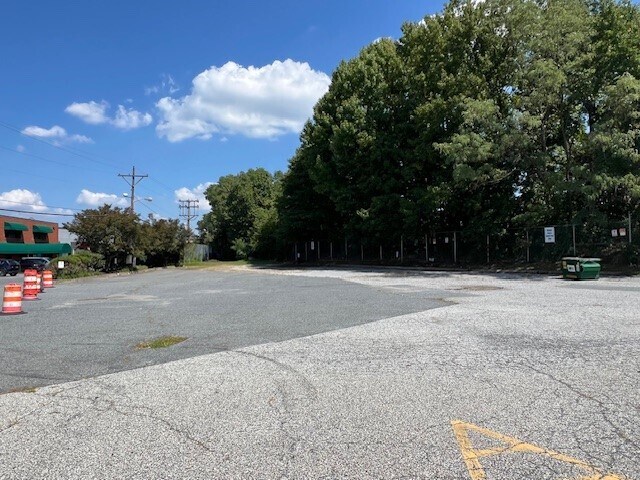 More Photos Of 20 E Commons Blvd, New Castle Warehouse For Lease