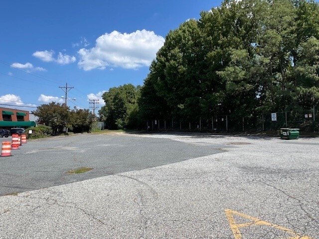 More Photos Of 20 E Commons Blvd, New Castle Warehouse For Lease