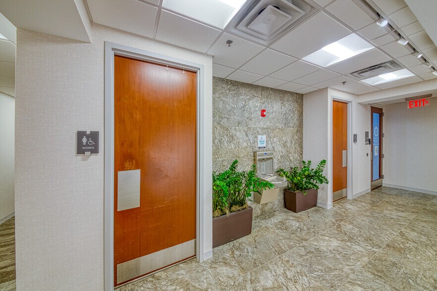 More Photos Of 3384 Peachtree Rd NE, Atlanta Loft Creative Space For Lease