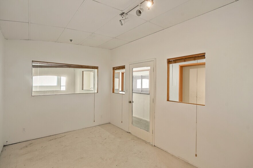 More Photos Of 3111 Ocean Front Walk, Marina Del Rey Apartments For Sale