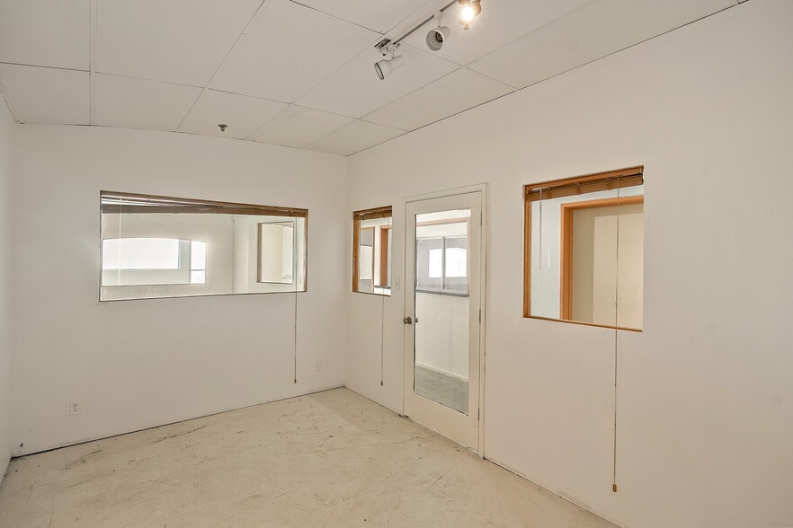 More Photos Of 3111 Ocean Front Walk, Marina Del Rey Apartments For Sale
