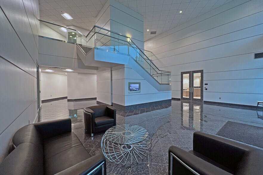 More Photos Of 2700 Technology Forest Blvd, The Woodlands Office For Lease