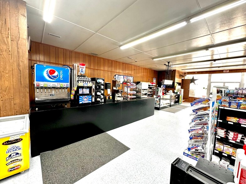 More Photos Of 5728 McCoy Rd, Blacksburg Warehouse For Sale