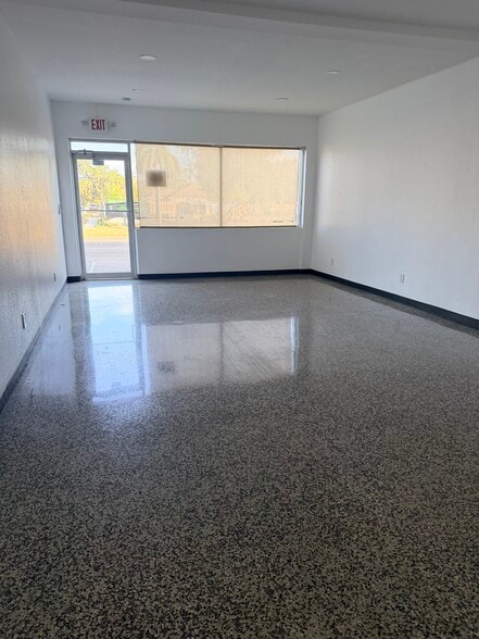 More Photos Of 923 49th St S, Gulfport Storefront Retail Office For Lease