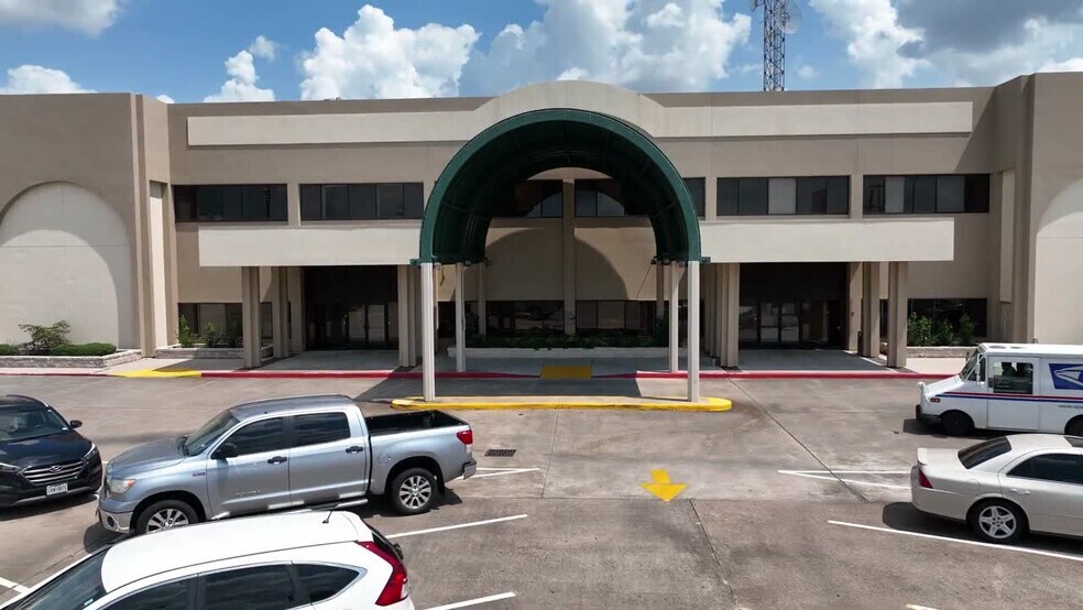 Primary Photo Of 755 S 11th St, Beaumont Office For Lease