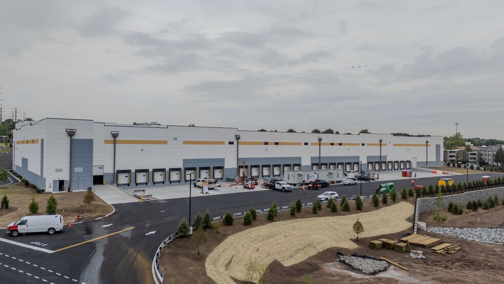 More Photos Of 681 Main St, Belleville Unknown For Lease