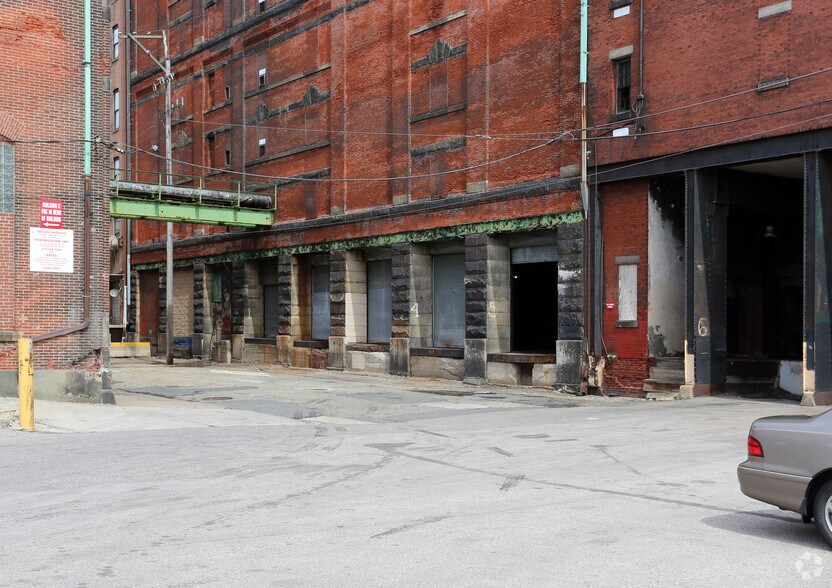 More Photos Of 500 N Columbus Blvd, Philadelphia Industrial For Sale