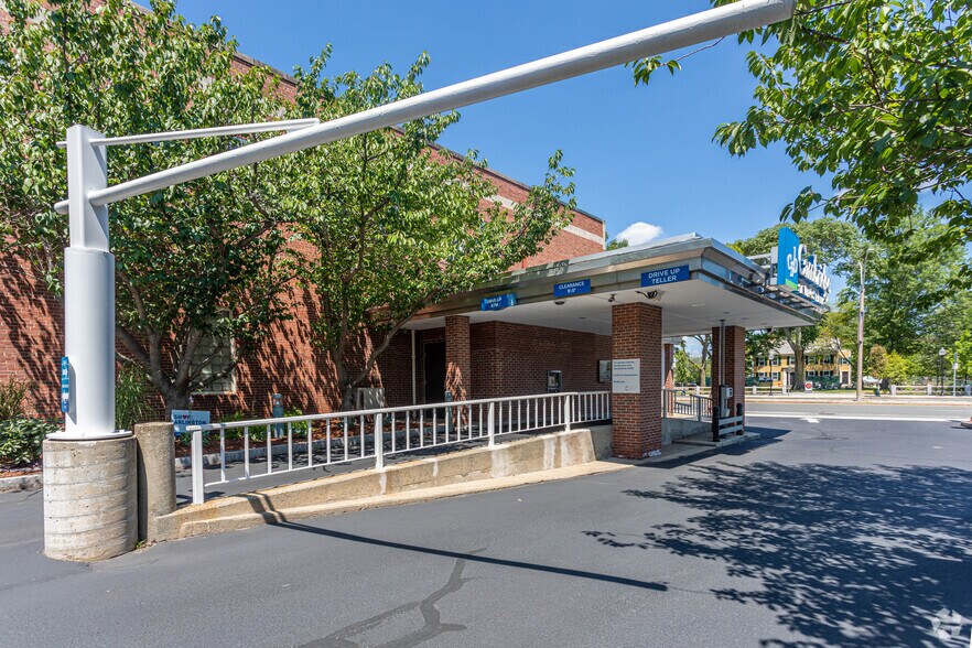 More Photos Of 626 Massachusetts Ave, Arlington General Retail For Sale