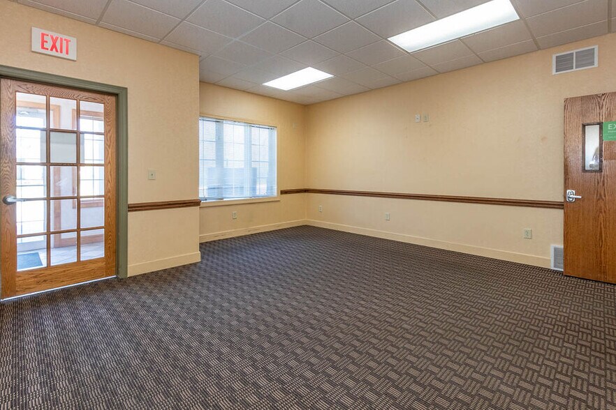 More Photos Of 42 Professional Pky, Lockport Medical For Sale