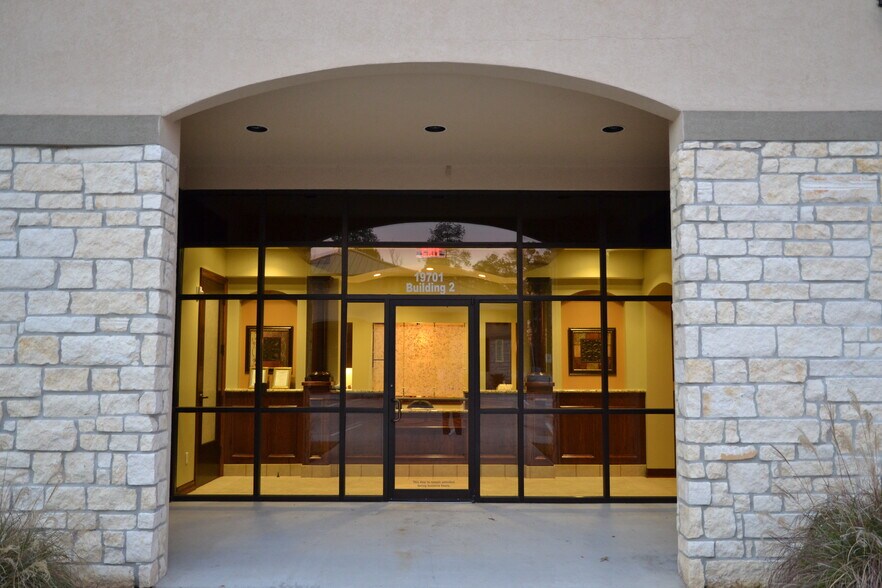 More Photos Of 19701 Kingwood Dr, Kingwood Office For Sale