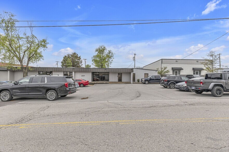 More Photos Of 2617 Grandview Ave, Nashville Office For Lease