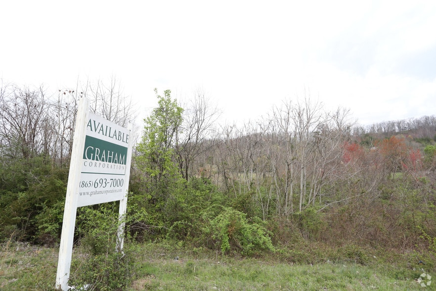 More Photos Of 2301 Callahan Dr, Knoxville Land For Lease