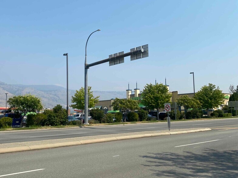 More Photos Of 9129 Main St, Osoyoos General Retail For Lease