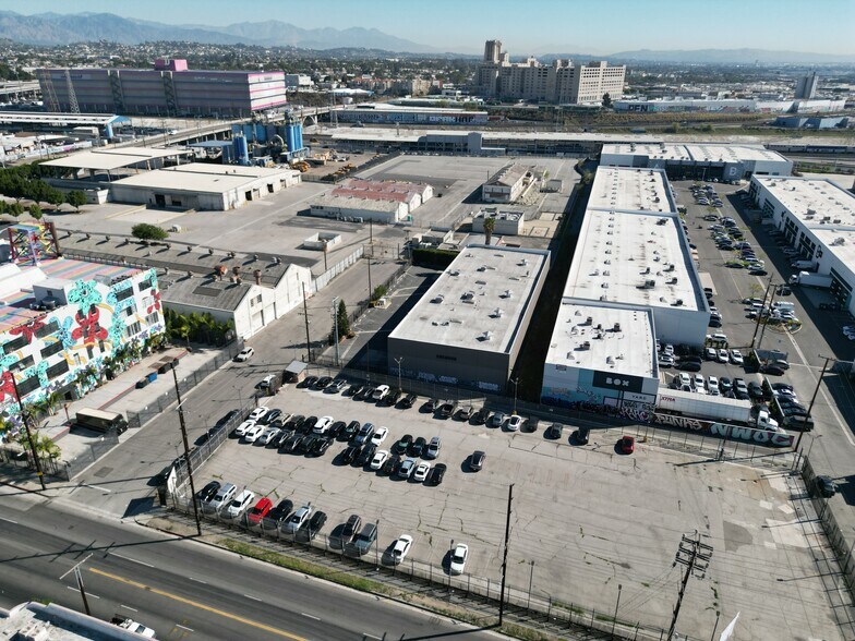 More Photos Of 2430-2438 E 11th St, Los Angeles Warehouse For Lease