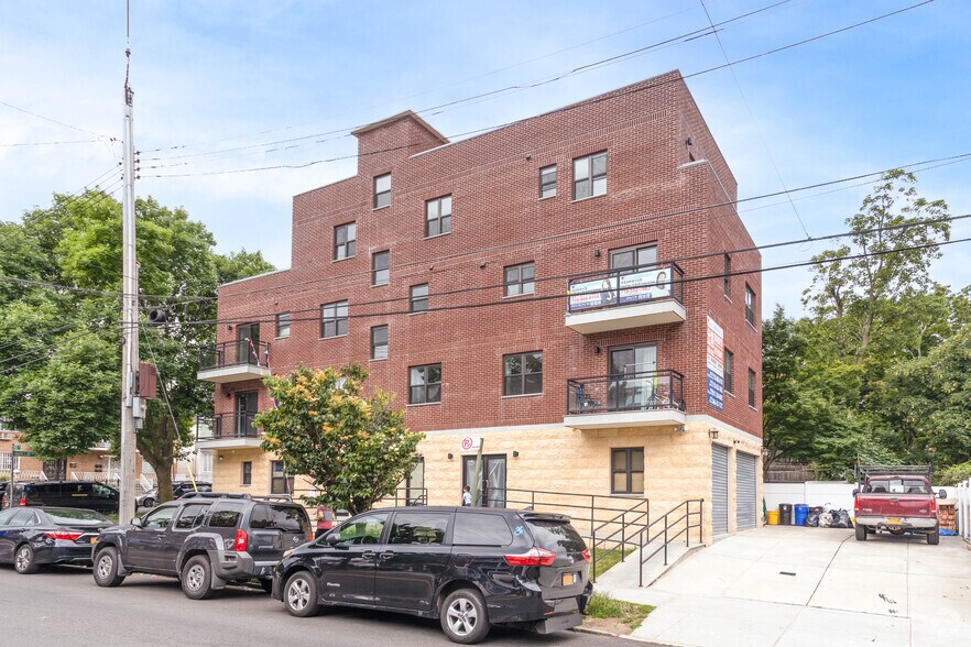 Primary Photo Of 4128 150th St, Flushing Apartments For Lease