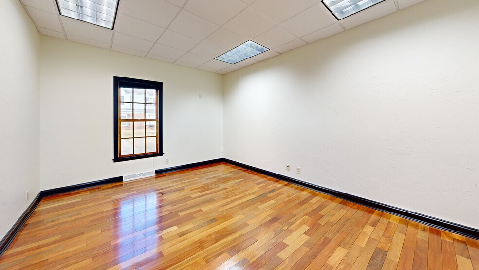 Primary Photo Of 10144 N Port Washington Rd, Mequon Office For Lease