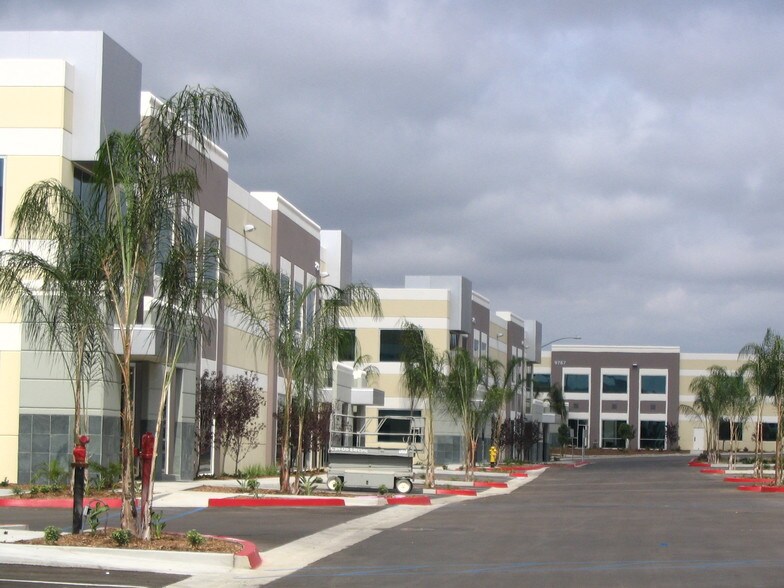 More Photos Of 8500 Redwood Creek Ln, San Diego Research And Development For Lease