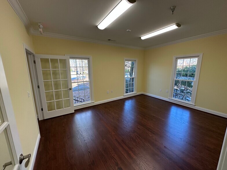 More Photos Of 585 Colonial Park Dr, Roswell Loft Creative Space For Sale