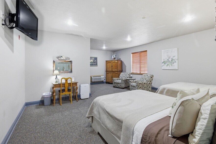 More Photos Of 233 Arthur Ave, Lake Arthur Hotel For Sale