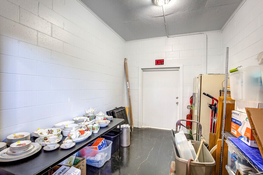 More Photos Of 107 E Locust, Winnsboro Office For Sale