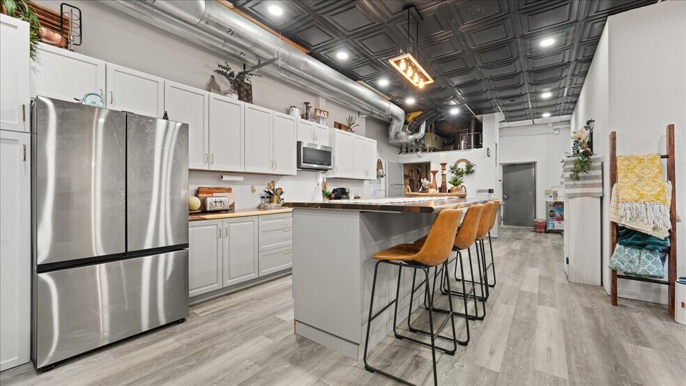 More Photos Of 307 N Washington St, Melrose Warehouse For Sale