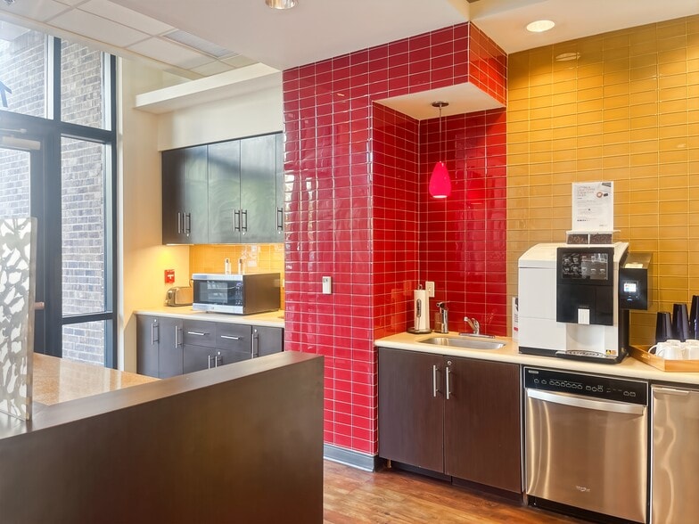 More Photos Of 113-123 S Monroe St, Tallahassee Coworking Space