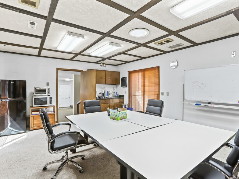 More Photos Of 4320 SW 110th St, Beaverton Office For Sale