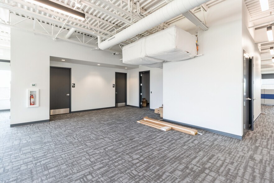 More Photos Of 1465 SW Park Square Dr, Ankeny Office For Lease