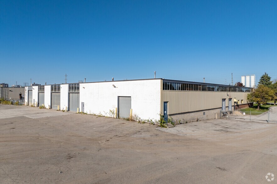 More Photos Of 1075 Clark Blvd, Brampton Warehouse For Sale