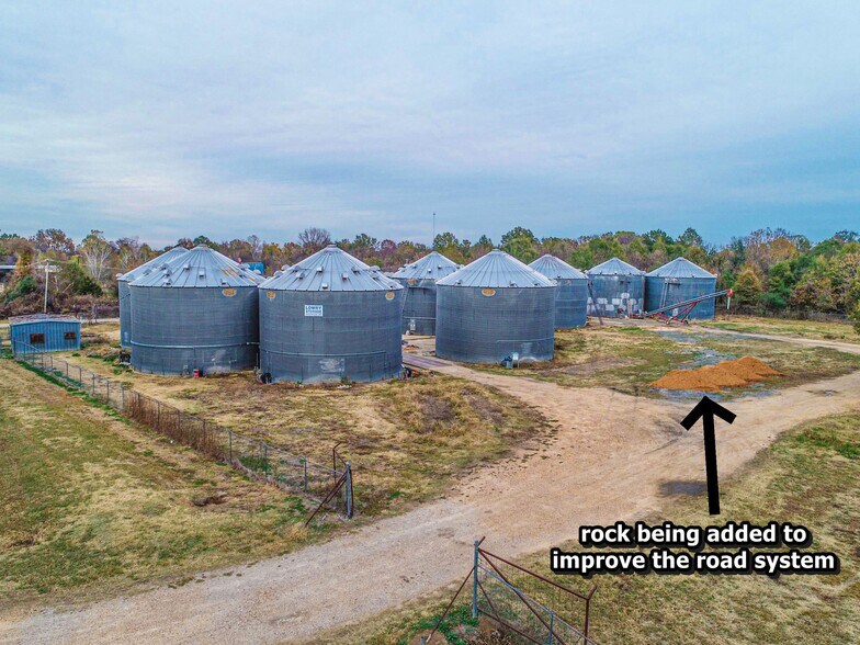 More Photos Of 600 Quitman St, Sledge Land For Sale