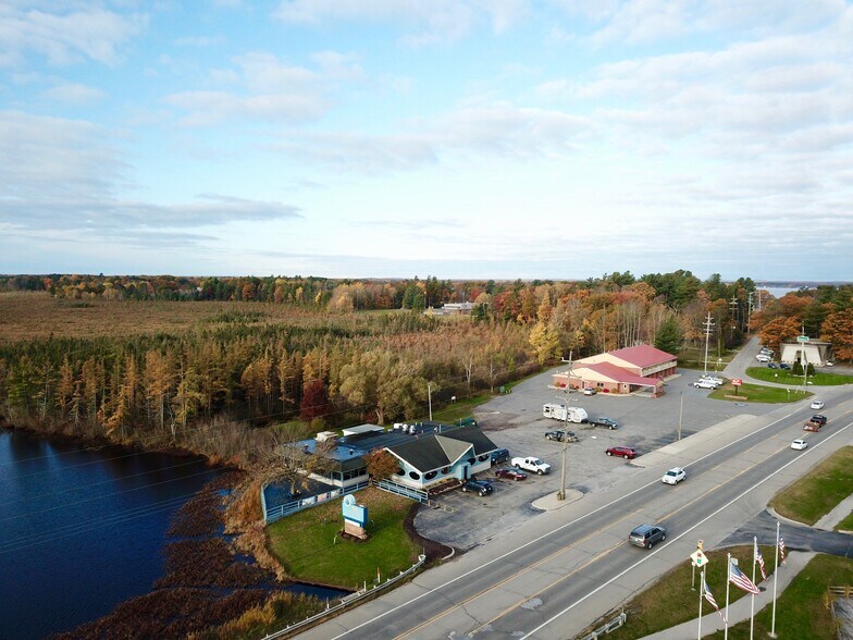 More Photos Of 2403 Sunnyside Dr, Cadillac Restaurant For Sale