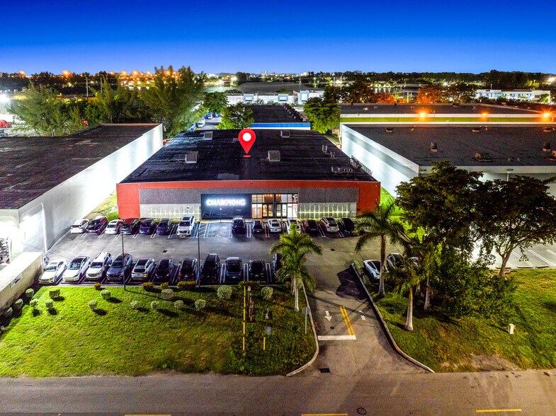 More Photos Of 1360 NW 88th Ave, Doral Bar For Sale