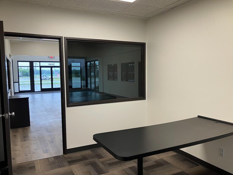 More Photos Of 1010 251 Hwy, Rochelle Office For Sale