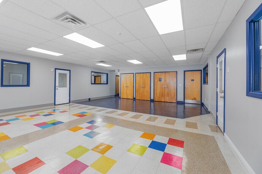 More Photos Of 411 Commerce Ln, West Berlin Medical For Sale