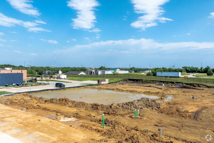 More Photos Of 27100 US Highway 380 E, Little Elm General Retail For Lease