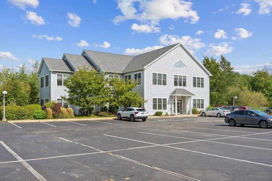 More Photos Of 23 Spring St, Scarborough Medical For Lease