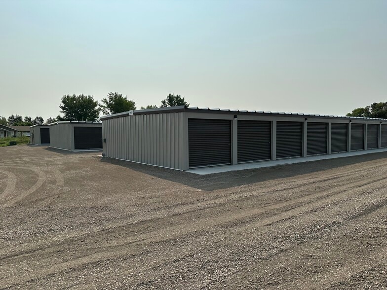 More Photos Of 3901 Main ave, Brookings Self Storage For Lease