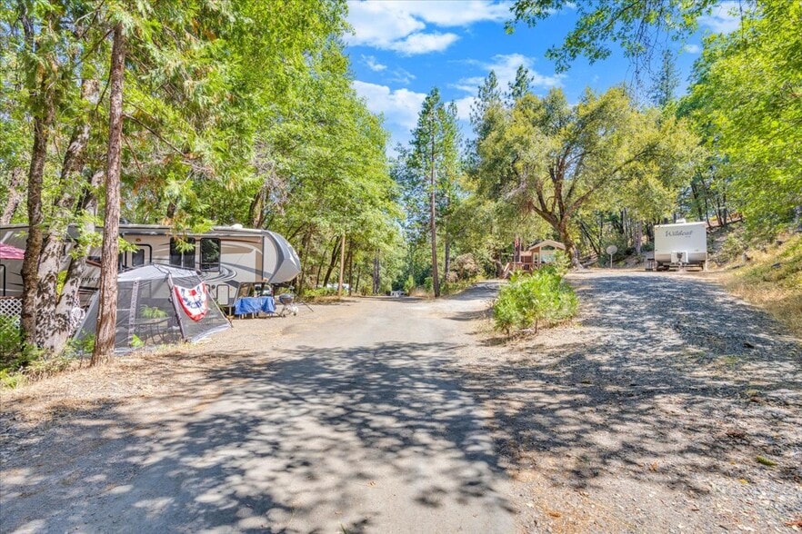 More Photos Of 22732 Middle Camp rd, Sonora Hotel For Sale