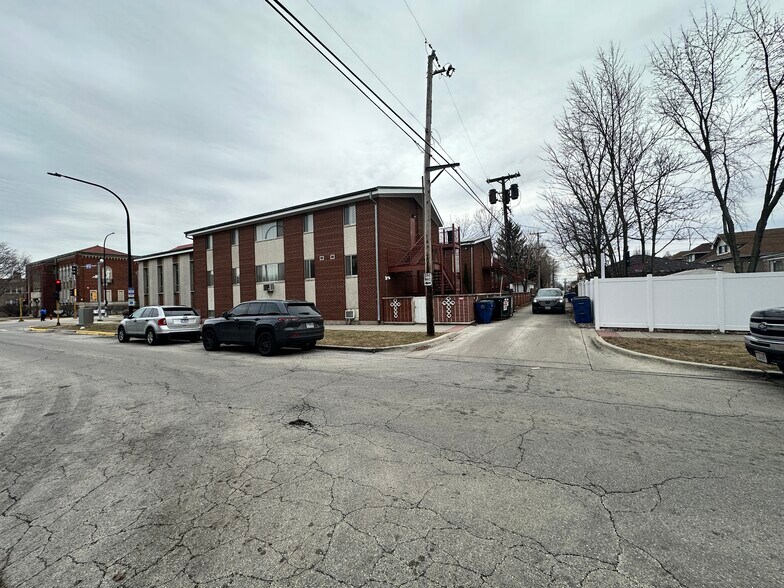 More Photos Of 1400 S Austin Blvd, Cicero Shelter For Sale