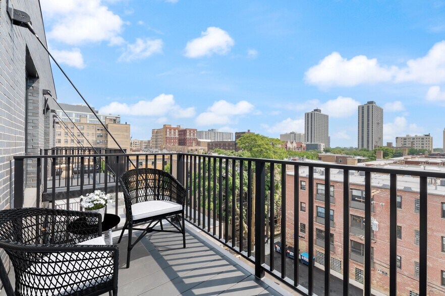 More Photos Of 4501 N Sheridan Rd, Chicago Apartments For Lease