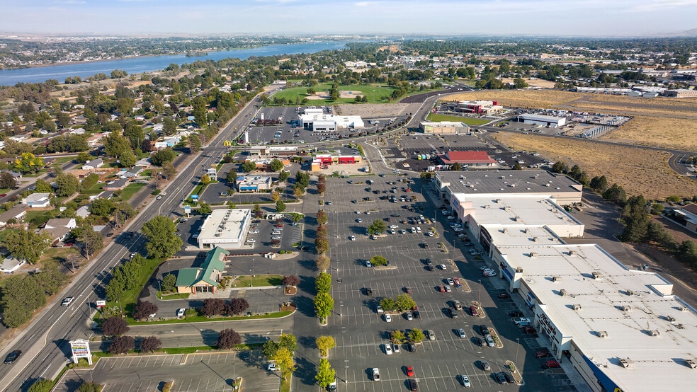 More Photos Of 6494 W Skagit, Kennewick Restaurant For Lease