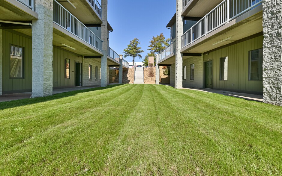 More Photos Of 101 N Meadows Dr, Wexford Office For Lease