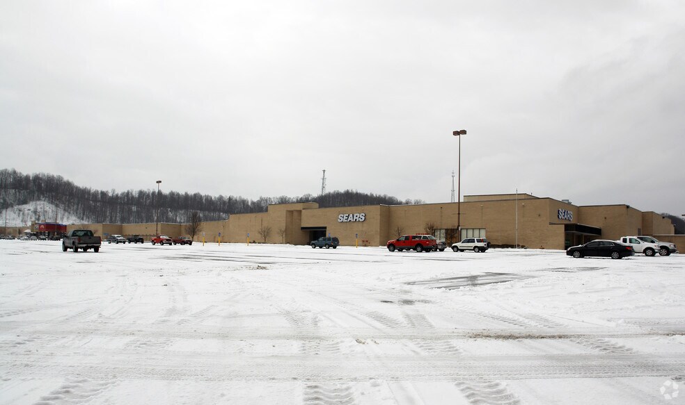 More Photos Of 2 Crossroads Mall, Beckley Unknown For Lease