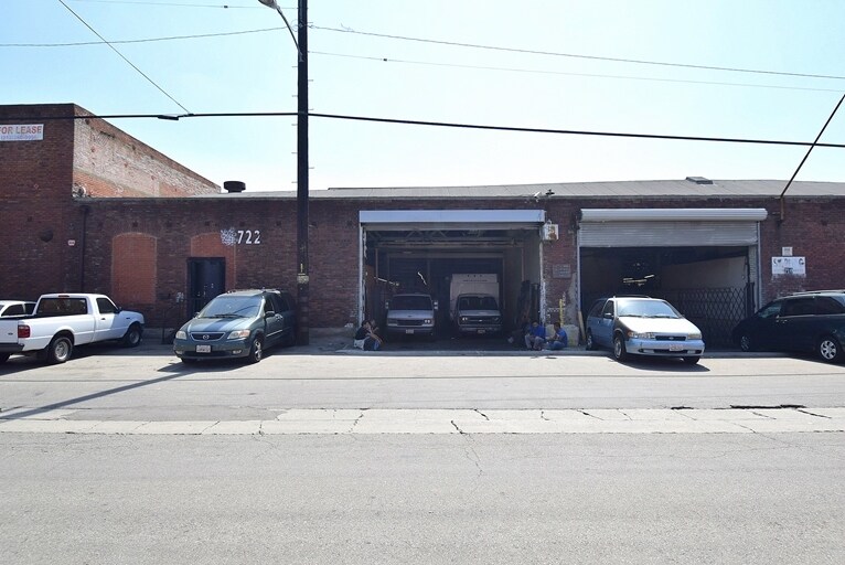 More Photos Of 710-734 E 62nd St, Los Angeles Warehouse For Lease