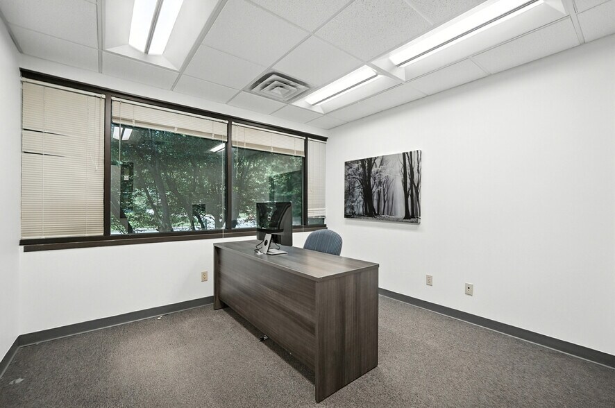 More Photos Of 5636 Bridgetown Rd, Cincinnati Medical For Sale