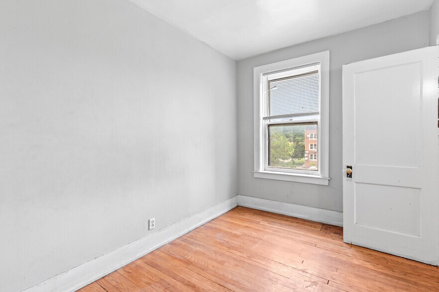More Photos Of 16940 Log Cabin St, Detroit Apartments For Sale