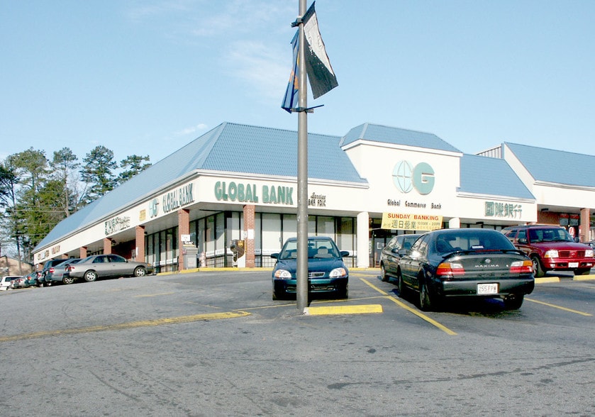 More Photos Of 5150 Buford Hwy NE, Doraville Storefront For Lease