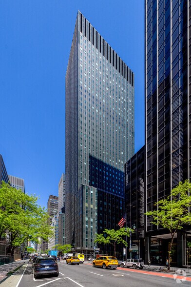 More Photos Of 633 Third Ave, New York Loft Creative Space For Sale