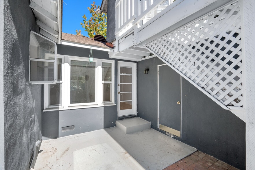 More Photos Of 12334 Moorpark St, Studio City Apartments For Sale